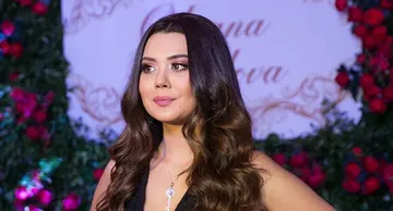 Rəqqasə Oksana Bakıya qayıda bilmir: "Cücələrə yem verirəm"