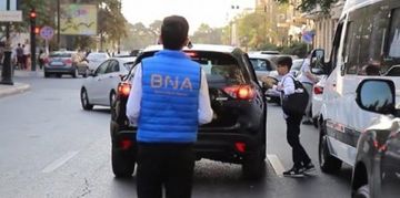 Parklanma qaydalarını pozanlara RƏSMİ XƏBƏRDARLIQ