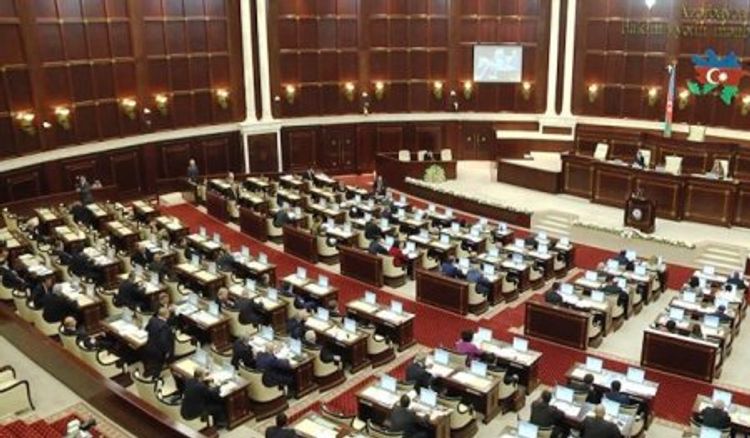 Şəhid hərbçilərin xatirəsi Milli Məclisdə yad edildi