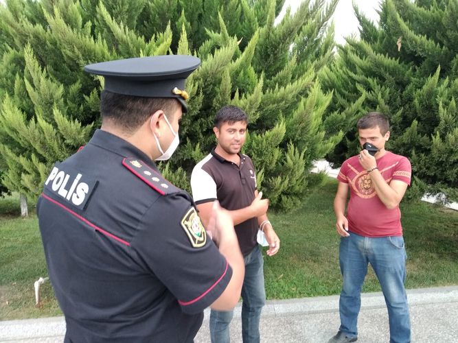 Rayonda maskasız gəzənlərə qarşı reyd keçirildi 