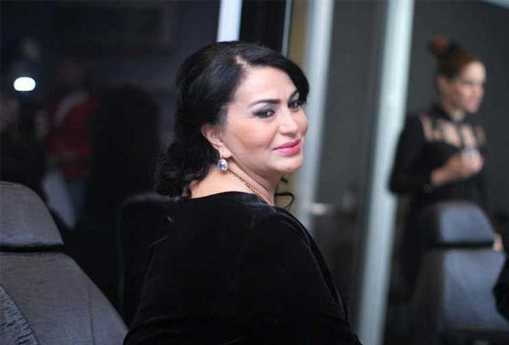 Əməkdar artist ilk sevgisindən DANIŞDI