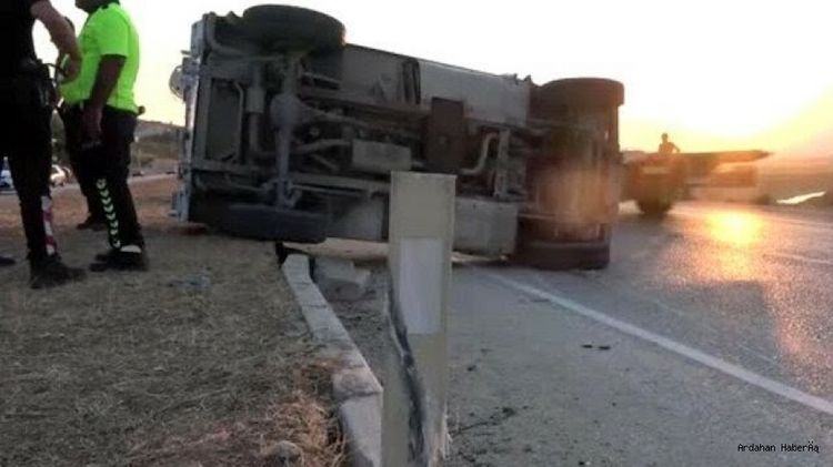 İki polis yol qəzasında öldü - Türkiyədə