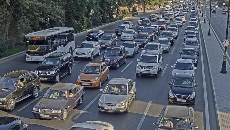 DİQQƏT: Bakının bu küçə və prospektlərində sıxlıq var