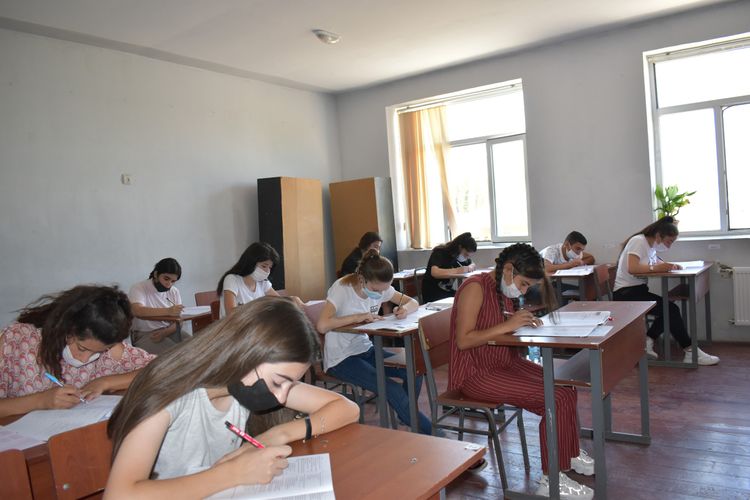 Üç nəfər qəbul imtahanına buraxılmadı - SƏBƏB 