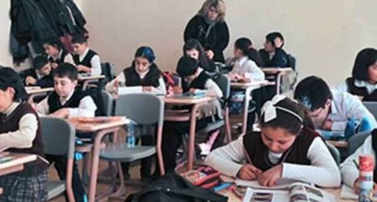 Məktəblərdə şagird sıxlığı pandemiya baxımından risklidir