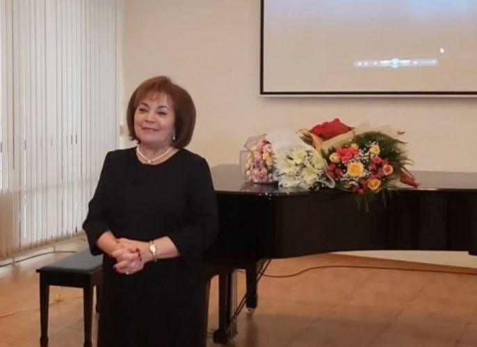 İlk qadın violonçel ifaçısı: "Heç bir kollektiv bu alətsiz olmur"