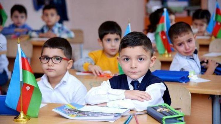 Məktəblərin açılmasından danışmaq hələ tezdir - Hikmət Hacıyev