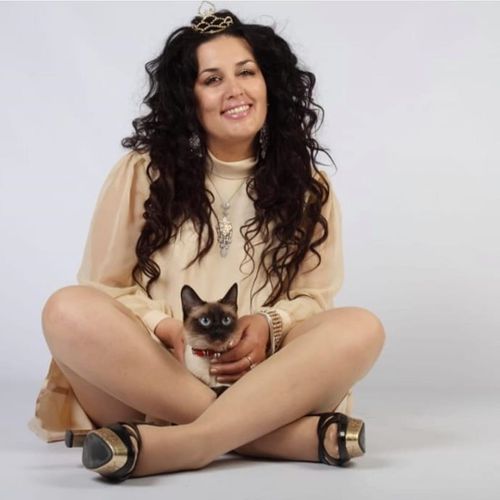 "Bir müğənni 50 dəfə əməliyyat etdirib" - Elza Seyidcahan