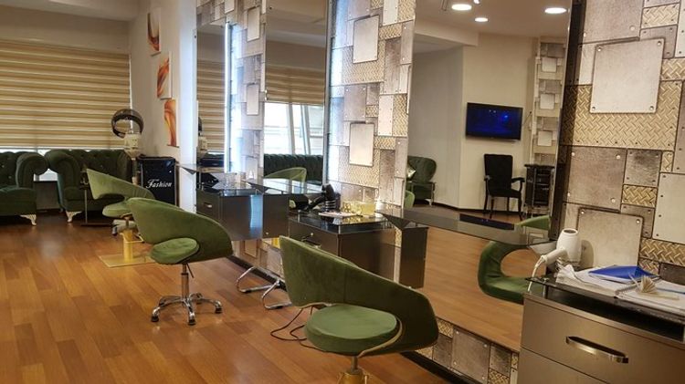 Rayondan gəlib gözəllik salonundan oğurluq etdi