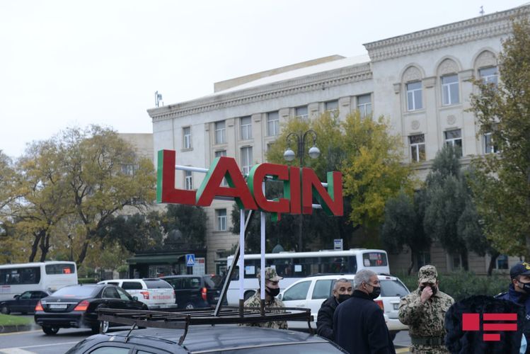 Laçının azad edilməsi münasibəti ilə Bakıda avtoyürüş keçirilib - FOTOLENT