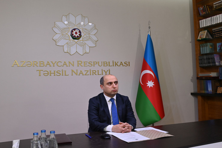 təhsil naziri Emin Əmrullayev