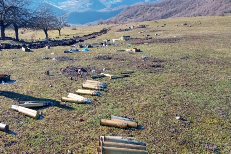 Cəbhəboyu ərazilərdə mina və partlamamış hərbi sursat aşkarlandı - FOTO