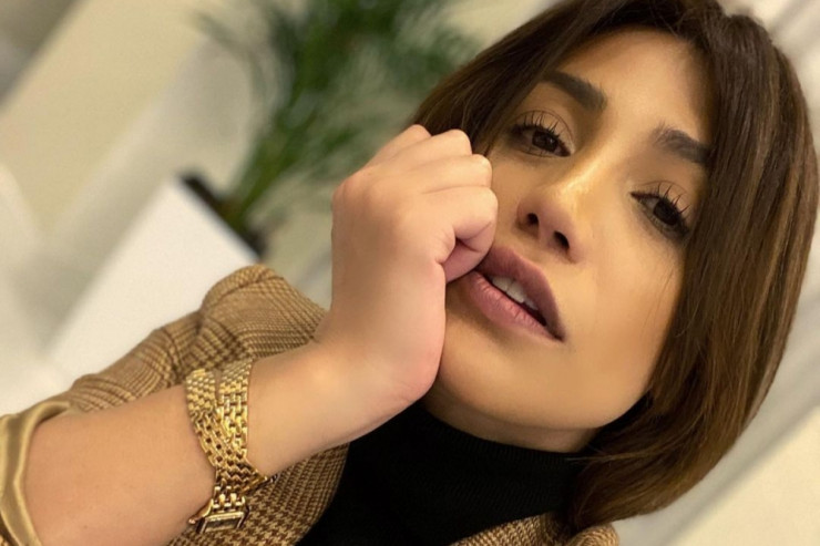 Röya Ayxan Roza Zərgərlinin qızına dəstək çıxdı