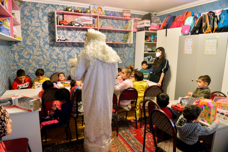 Avrora Qrup kimsəsiz uşaqların üzündə təbəssüm yaratmağa davam edir-FOTO 