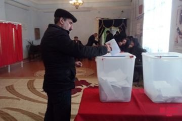 Beynəlxalq müşahidəçilər Mingəçevirdə seçki prosesi izləyir - FOTO