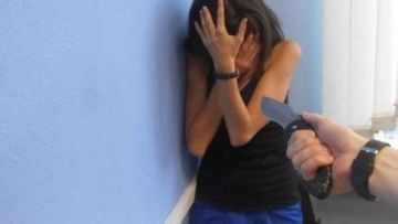 Bakıda ər arvadını burnundan bıçaqladı