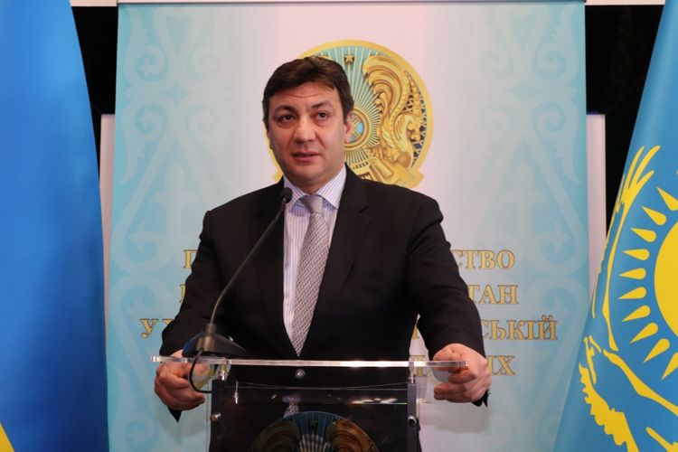 Soydaşımız Qazaxıstanın Ukraynanın 3 vilayəti üzrə fəxri konsulu oldu