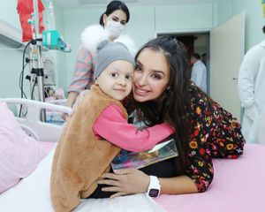 Leyla Əliyeva onkoloji xəstəlikdən əziyyət çəkən uşaqlarla görüşüb - FOTOLENT