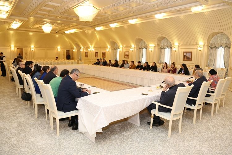 X Beynəlxalq Multikulturalizm Qış Məktəbinin iştirakçıları QMİ-də