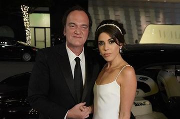 Məşhur rejissor 57 yaşında ilk dəfə ata oldu