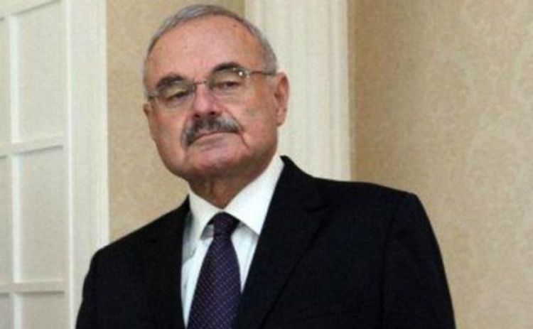 Artur Rasizadə ordenlə təltif olundu