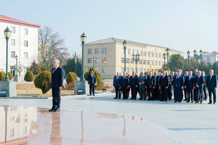 Vasif Talıbov yenidən Ali Məclisin Sədri seçildi
