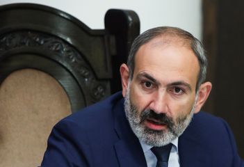 Konstitusiya Məhkəməsinin sədri Paşinyanı məhkəməyə verdi