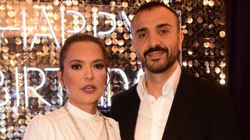 "13 aydır tək yatıram" - Boşandığı əri ilə eyni evdə yaşayır