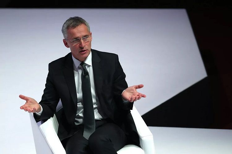 Stoltenberq: "Əsəd qüvvələrini aviahücumları dayandırmağa, beynəlxalq hüquqa hörmət etməyə çağırırıq"
