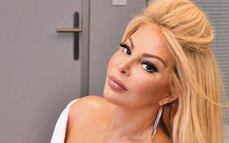 Aygün Kazımova tütəkdə ifa etdi - Video