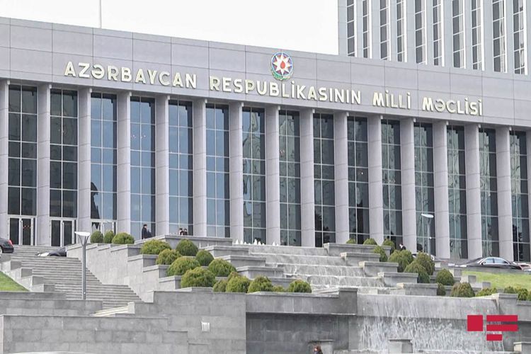 Parlament seçkilərində iştirak etməyəcək deputatların SİYAHISI