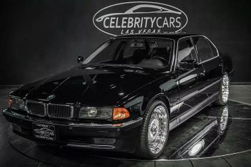 İçərisində məşhur reper Tupakın öldürüldüyü avtomobil satışa çıxarılıb