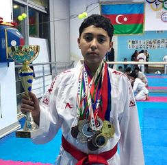 Məktəbli idmançılar qızıl medal qazandılar - FOTOLENT