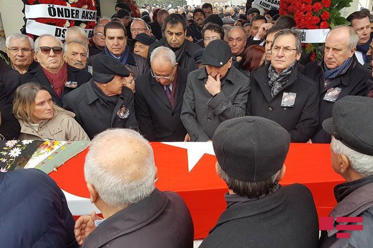 Ecevitin xanımı Rahşan Ecevit dəfn edilib