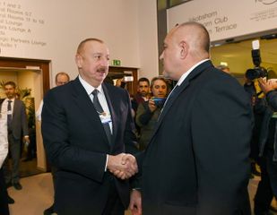 Azərbaycan Prezidenti Davosda görüşlər keçirib 