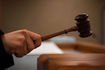 Ölkəyə pirat dərsliklər gətirməkdə təqsirləndirilən şəxslər bəraət aldı
