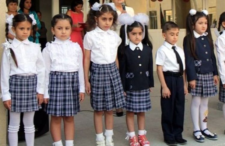 Yeni məktəbli formaları neçəyə olacaq? - AÇIQLAMA