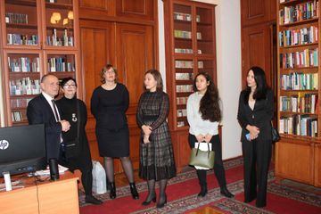 “Bakı-Moskva: mədəniyyətlərin dialoqu” konfransının iştirakçıları Prezident Kitabxanasında olublar