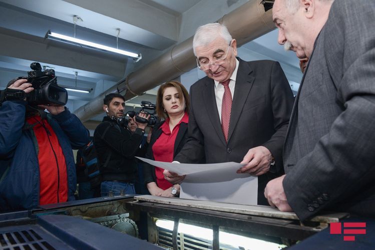 Parlament seçkiləri üçün seçki bülletenlərinin çapı başladı 