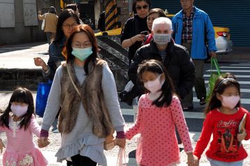 Çində koronavirus artıq bütün ölkəni bürüyüb, yoluxanların sayı 7,7 mini keçib