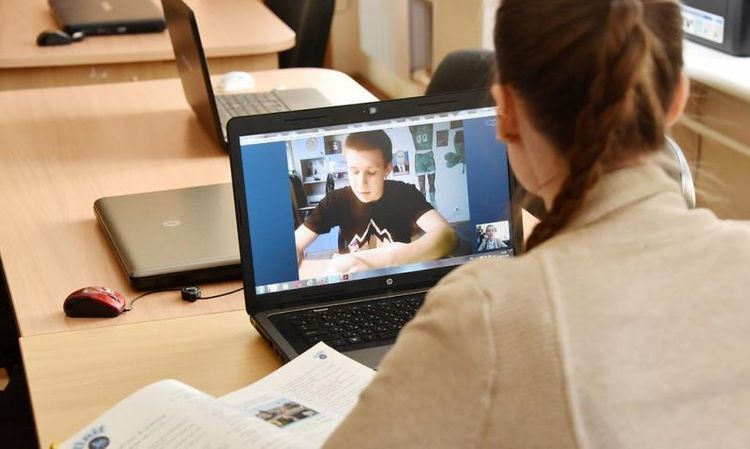 “Abituriyentlər üçün dərs vaxtı”nın sabaha olan CƏDVƏLİ