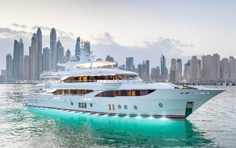 Tanınmış aparıcı özünə 2,5 milyona yaxta aldı