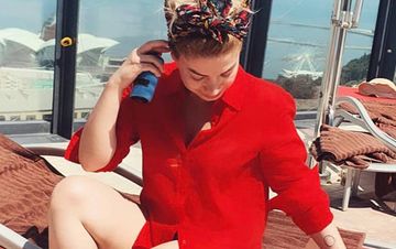 Tanınmış aparıcı  “Fairmont”dakı fotolarına görə işdən çıxarıldı - FOTO