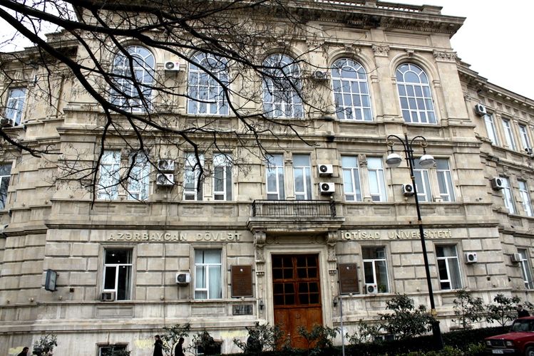 Azərbaycanda sabiq rektor vəfat etdi
