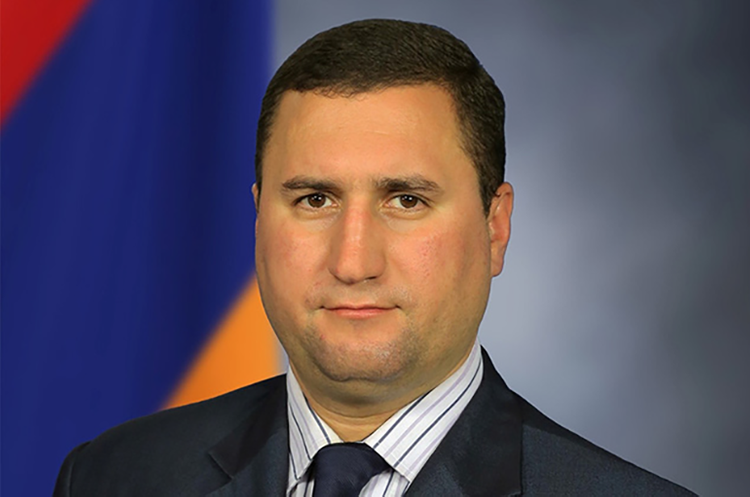 Ermənistan müdafiə nazirinin müavini koronavirusa yoluxub