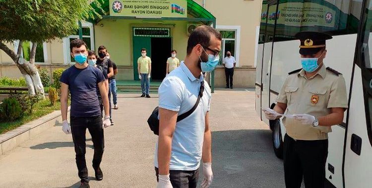 Çağırışçıların xidmət yerlərinə göndərilməsi davam etdir