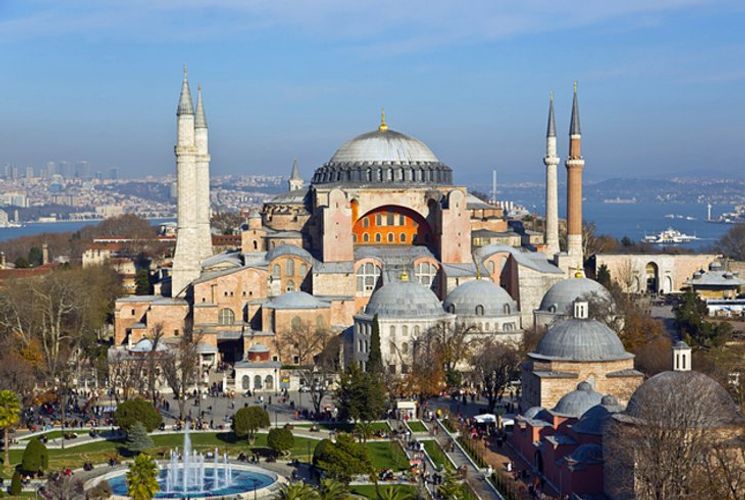 Aya Sofyaya ödənişli giriş ləğv edildi