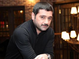 İzzət pulsuzluqdan şikayətləndi:"Bir manat da qazanmıram" 