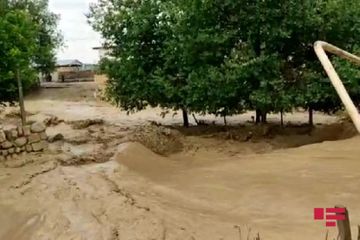 Qobustana sel gəldi, yollar, körpülər dağıldı - FOTO