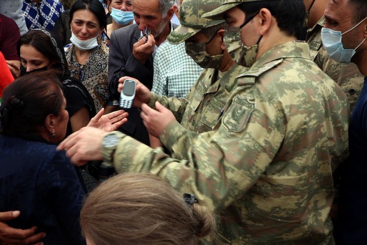 Prezident şəhid generalın və polkovnikin ailə üzvlərinə başsağlığı verdi